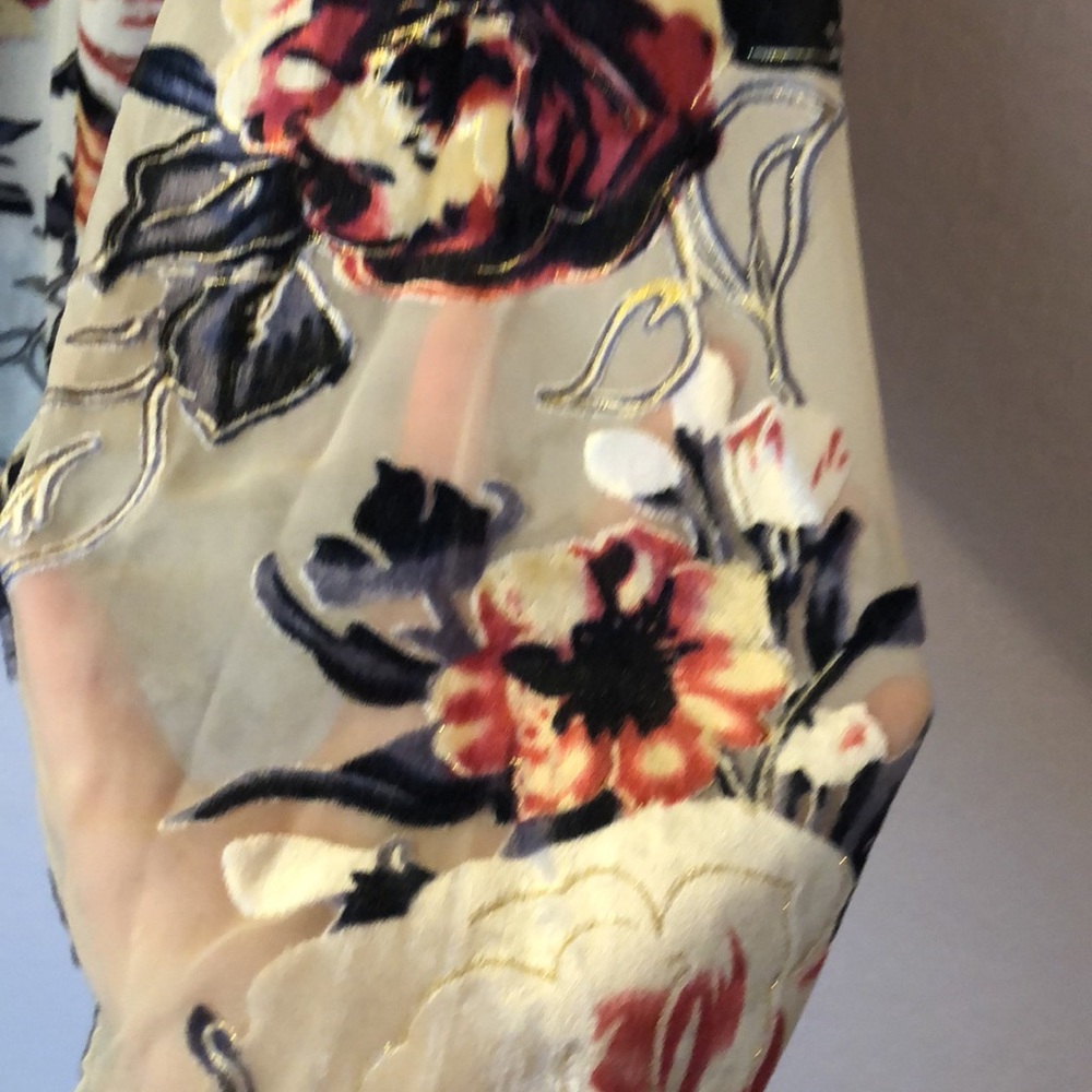 Tribal Jeans sheer Blouse w/ textured floral print size L - Picture 6 of 9